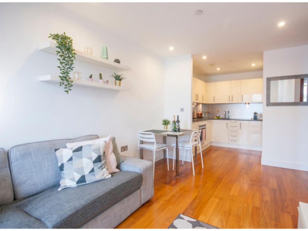 The Most Central Apartment In 卡迪夫 外观 照片